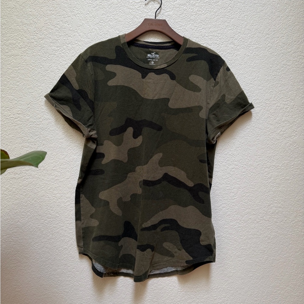 Hollister Camo Curved Hem T-Shirt Women’s XL